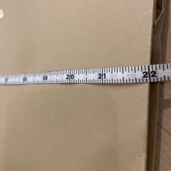 Authentic extra large Burberry paper bag - Picture 4 of 13